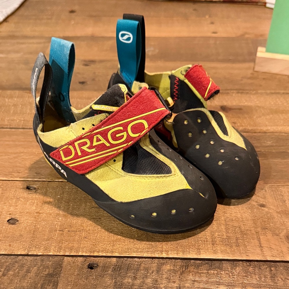 Scarpa Drago Kids climbing shoes, size 30 - Red, Yellow, and Black